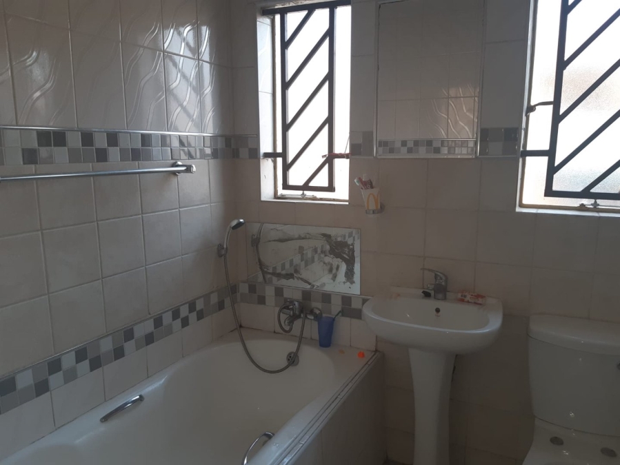 To Let 2 Bedroom Property for Rent in Meredale Gauteng