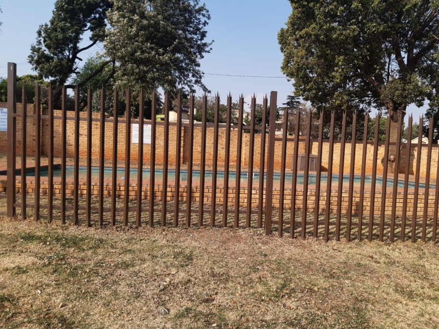 To Let 2 Bedroom Property for Rent in Meredale Gauteng