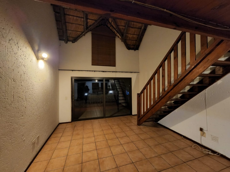 2 Bedroom Property for Sale in Sunninghill Gauteng