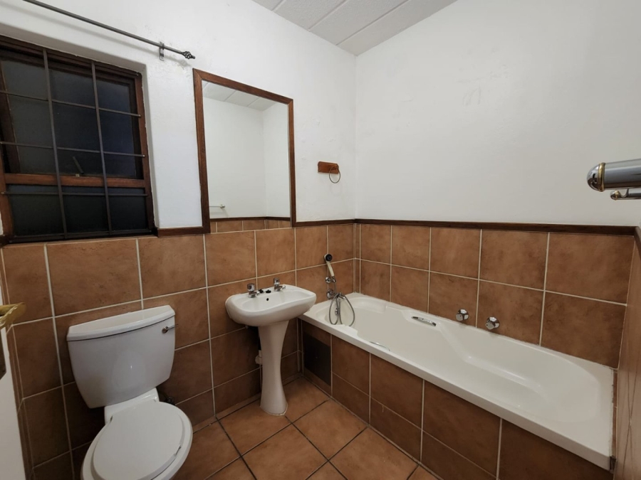 2 Bedroom Property for Sale in Sunninghill Gauteng
