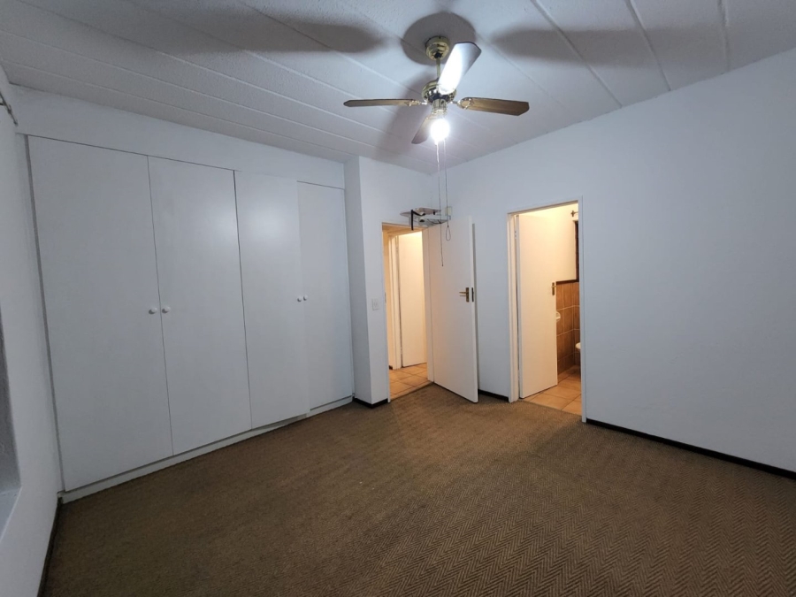 2 Bedroom Property for Sale in Sunninghill Gauteng