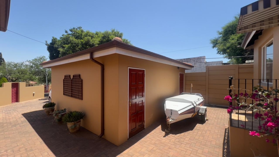 To Let 2 Bedroom Property for Rent in Mondeor Gauteng