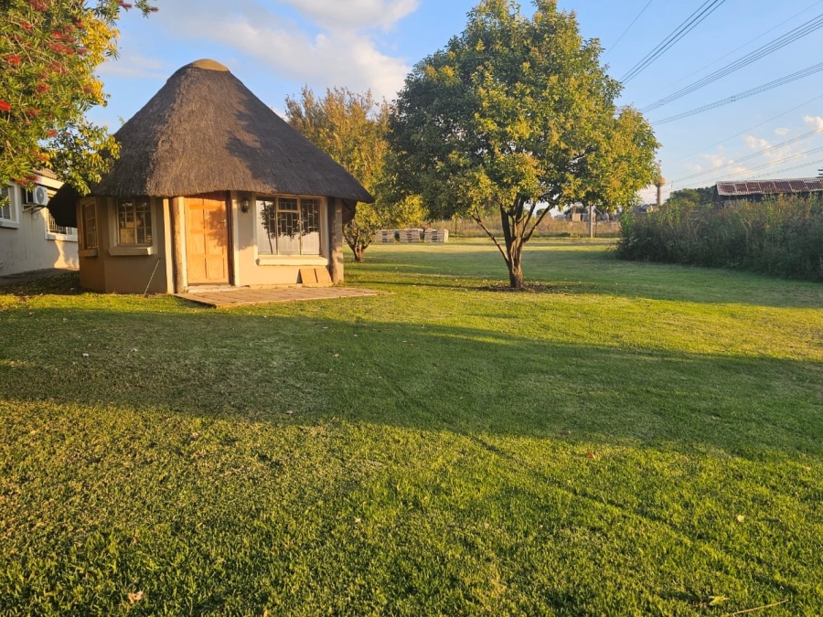 Commercial Property for Sale in Mnandi Gauteng