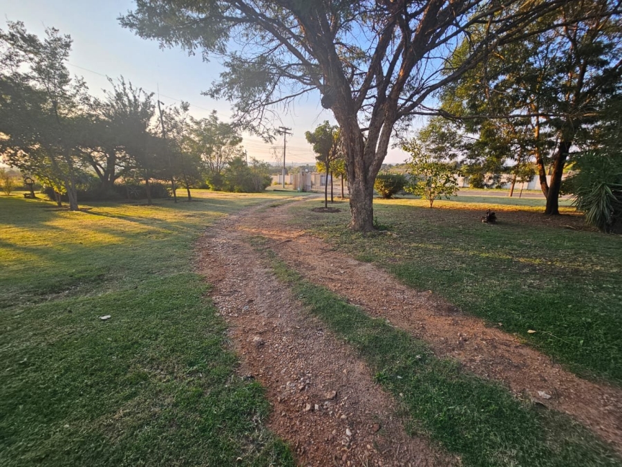 Commercial Property for Sale in Mnandi Gauteng