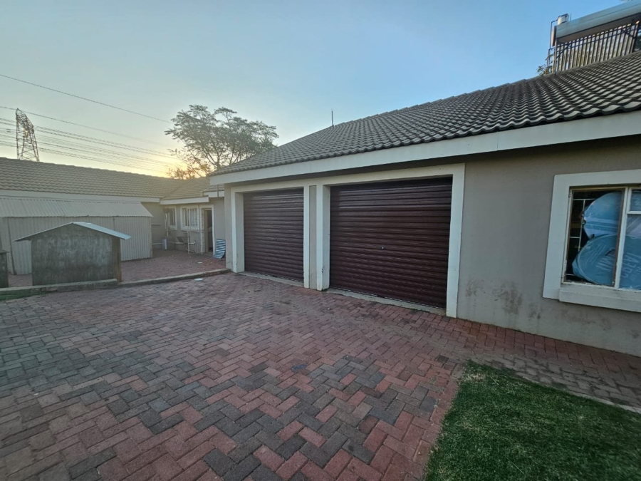 Commercial Property for Sale in Mnandi Gauteng