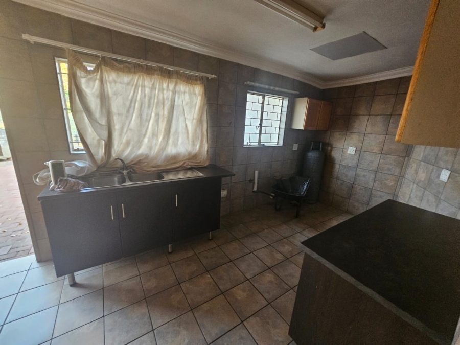 Commercial Property for Sale in Mnandi Gauteng