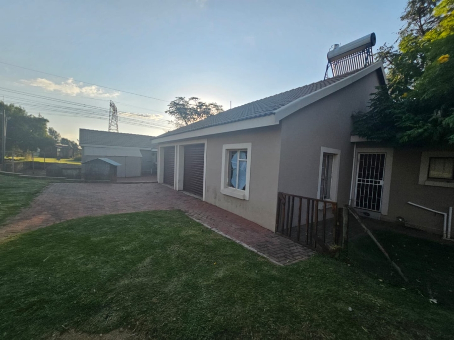 Commercial Property for Sale in Mnandi Gauteng