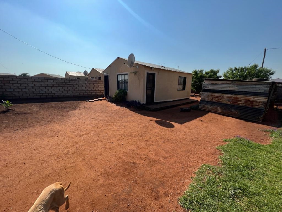 2 Bedroom Property for Sale in Zonkezizwe Gauteng