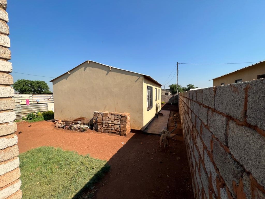 2 Bedroom Property for Sale in Zonkezizwe Gauteng