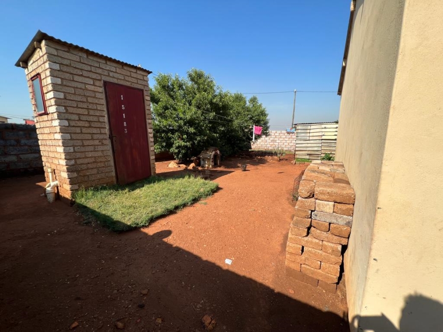 2 Bedroom Property for Sale in Zonkezizwe Gauteng