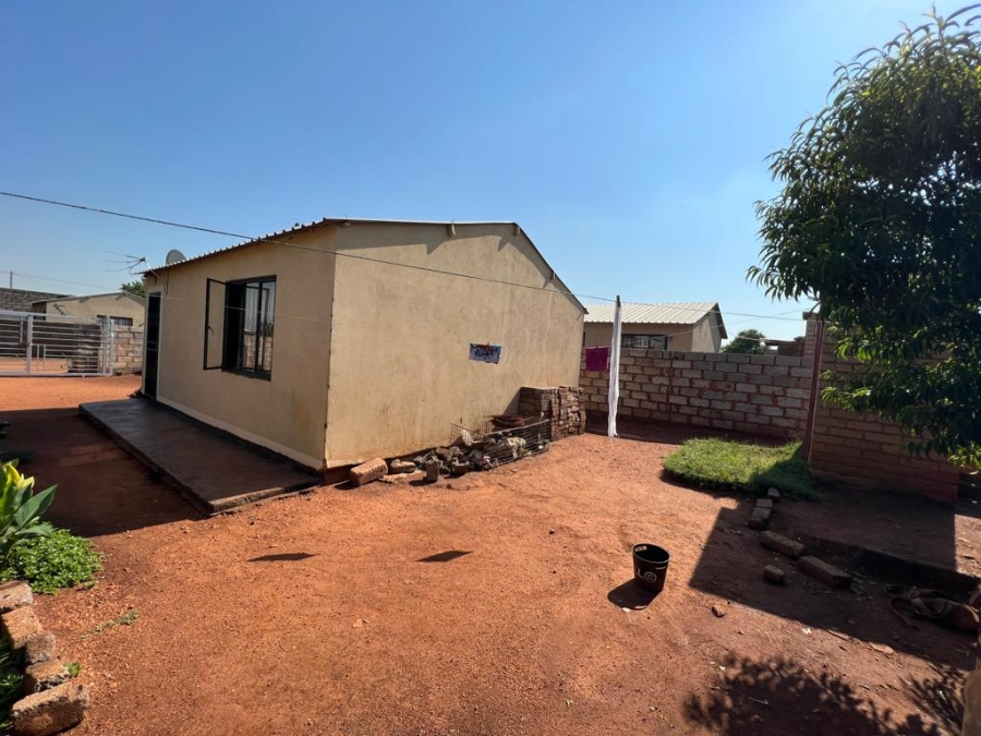 2 Bedroom Property for Sale in Zonkezizwe Gauteng