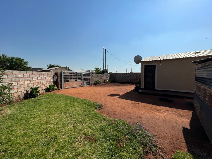 2 Bedroom Property for Sale in Zonkezizwe Gauteng