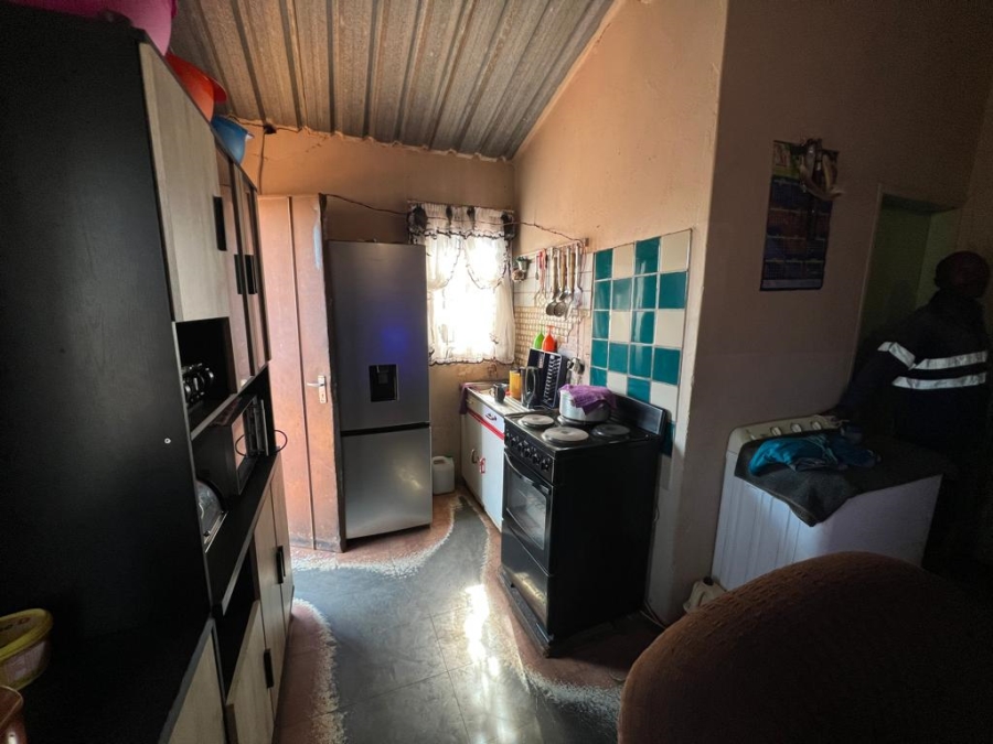 2 Bedroom Property for Sale in Zonkezizwe Gauteng