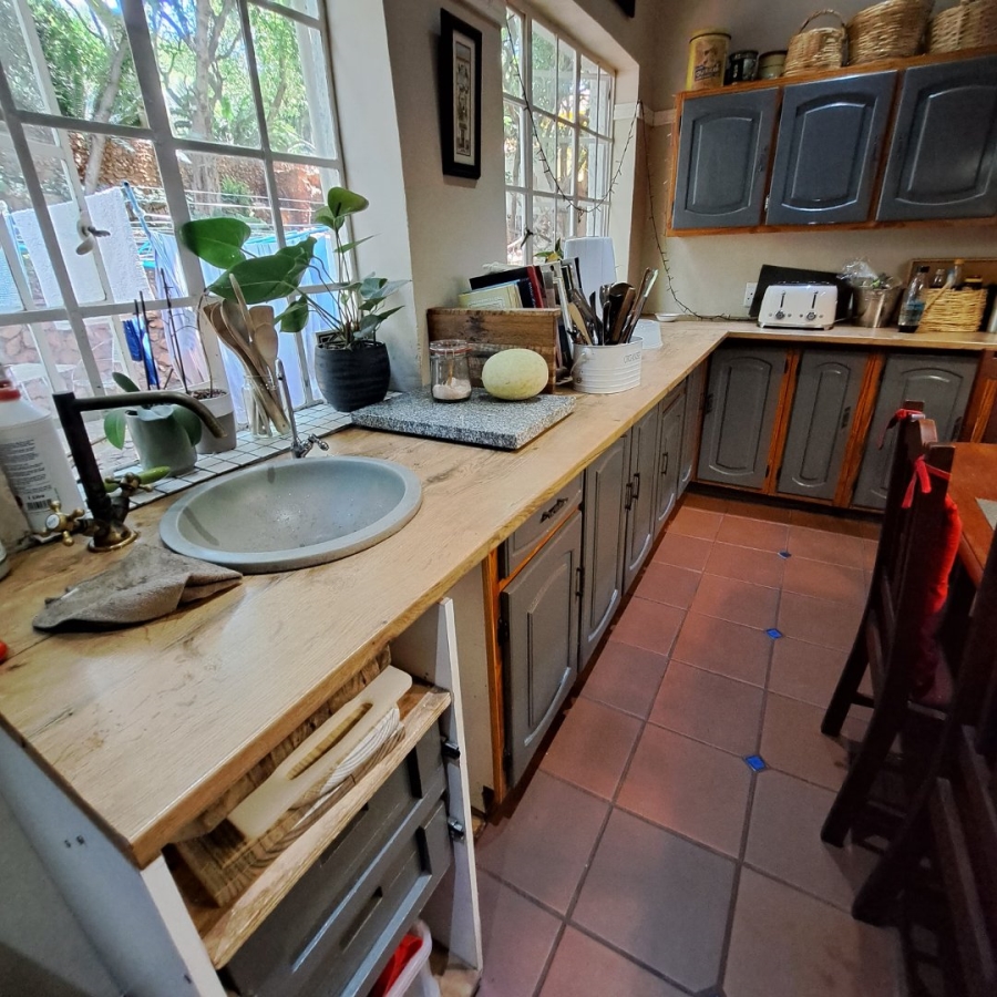 5 Bedroom Property for Sale in Florauna Gauteng