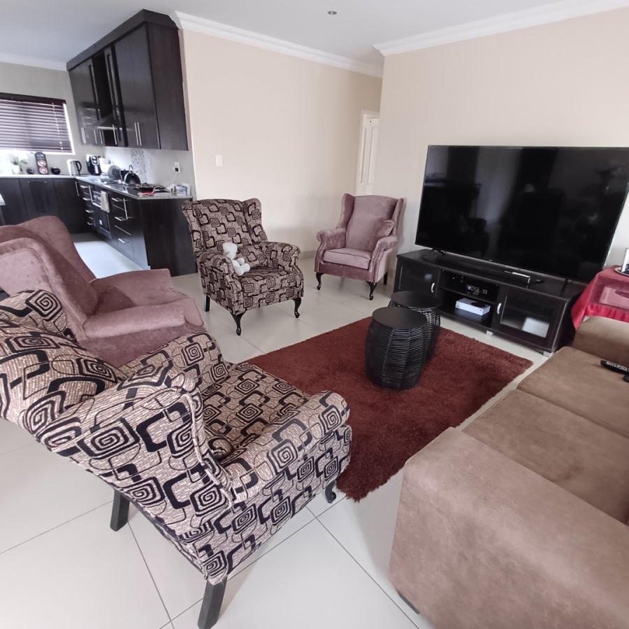 To Let 3 Bedroom Property for Rent in Thatchfield Hills Gauteng