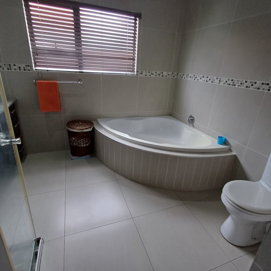 To Let 3 Bedroom Property for Rent in Thatchfield Hills Gauteng