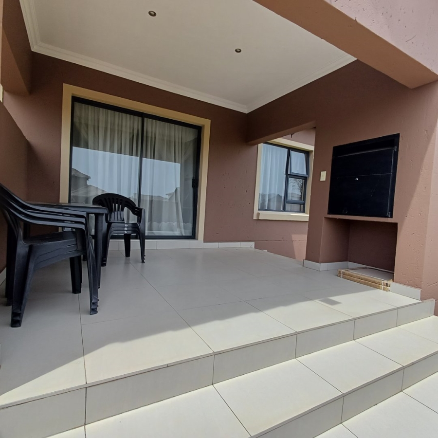 To Let 3 Bedroom Property for Rent in Thatchfield Hills Gauteng
