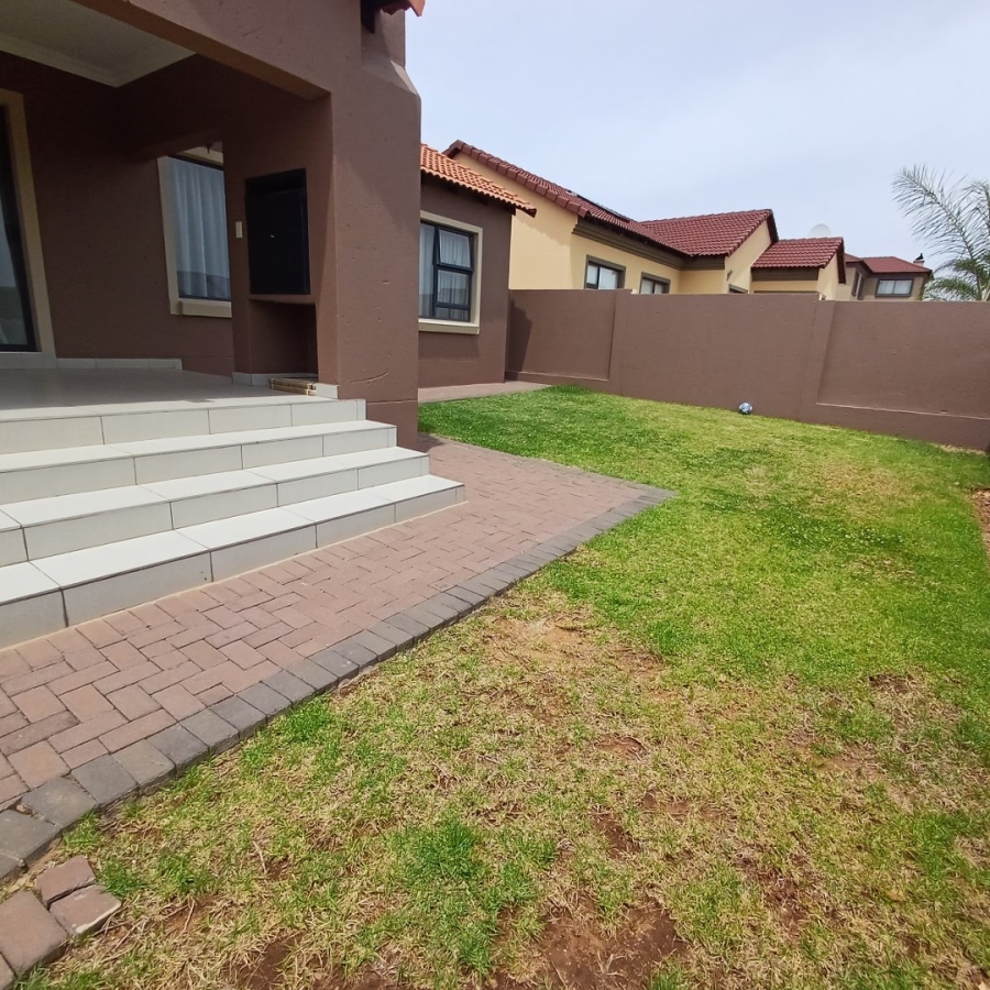 To Let 3 Bedroom Property for Rent in Thatchfield Hills Gauteng