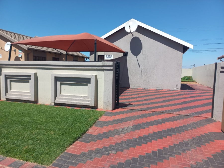2 Bedroom Property for Sale in Windmill Park Gauteng