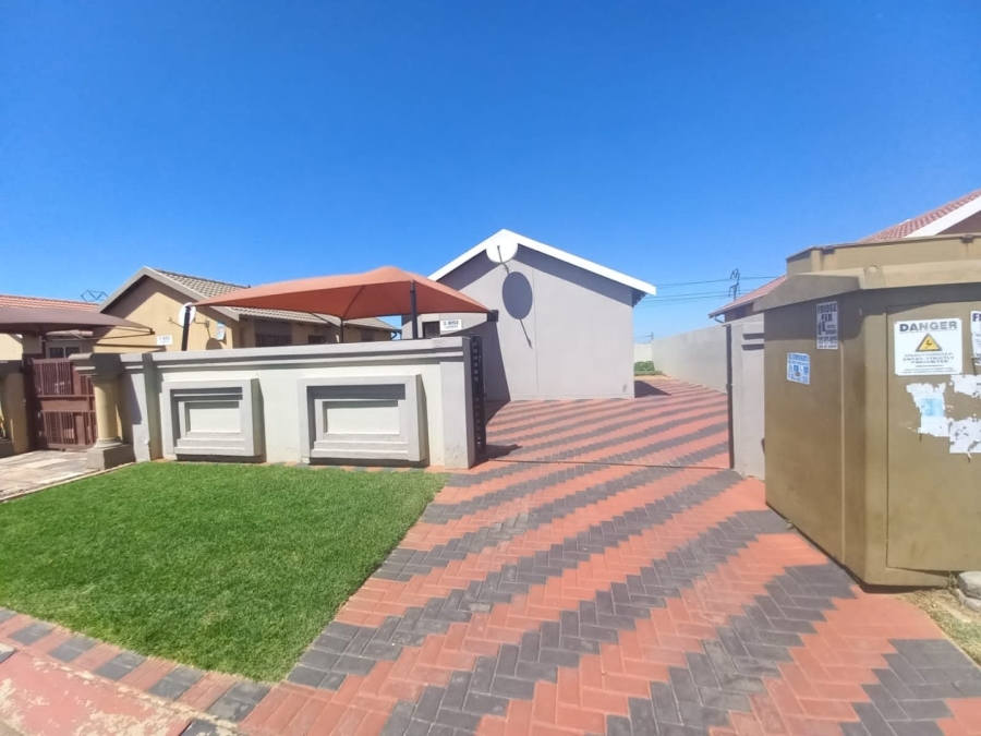 2 Bedroom Property for Sale in Windmill Park Gauteng