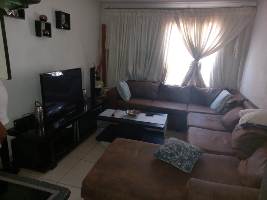 2 Bedroom Property for Sale in Windmill Park Gauteng