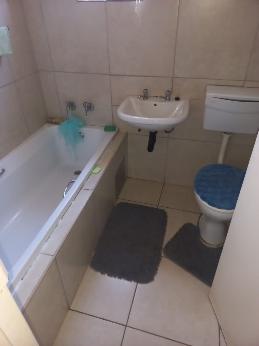 2 Bedroom Property for Sale in Windmill Park Gauteng