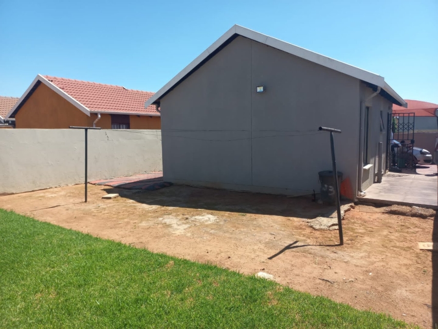 2 Bedroom Property for Sale in Windmill Park Gauteng