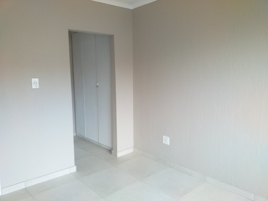 To Let 2 Bedroom Property for Rent in Northwold Gauteng