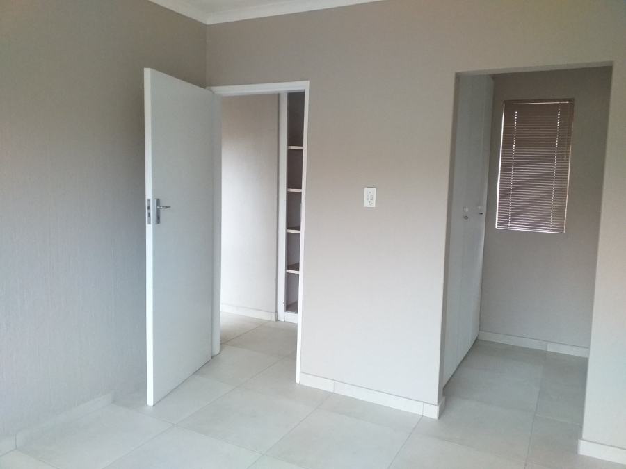 To Let 2 Bedroom Property for Rent in Northwold Gauteng