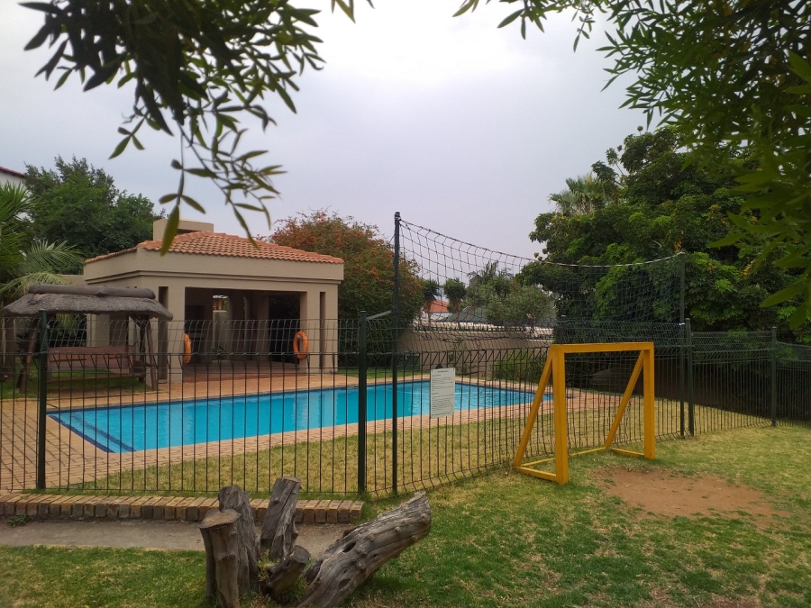 To Let 2 Bedroom Property for Rent in Northwold Gauteng