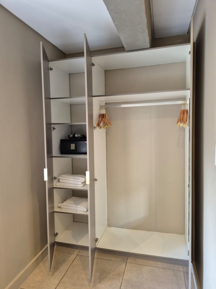 To Let 1 Bedroom Property for Rent in Sandton Central Gauteng