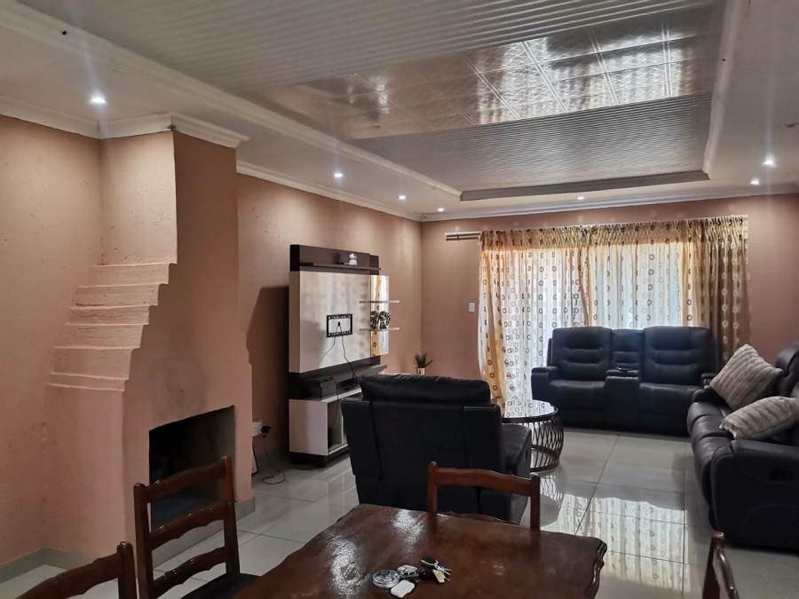 To Let 4 Bedroom Property for Rent in Soshanguve P Gauteng