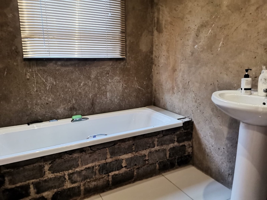To Let 4 Bedroom Property for Rent in Soshanguve P Gauteng
