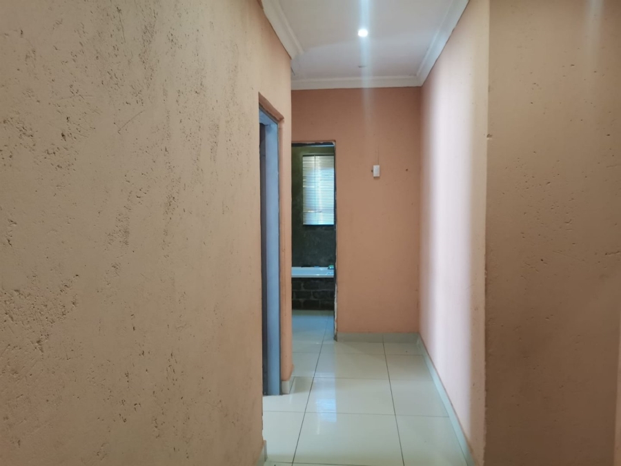To Let 4 Bedroom Property for Rent in Soshanguve P Gauteng