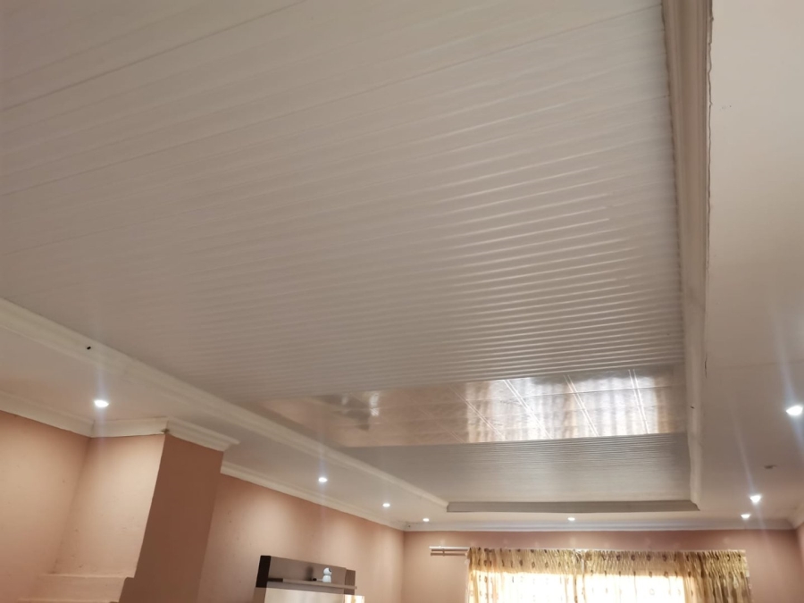 To Let 4 Bedroom Property for Rent in Soshanguve P Gauteng