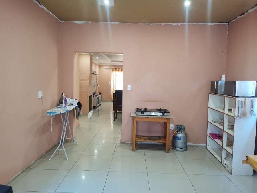 To Let 4 Bedroom Property for Rent in Soshanguve P Gauteng