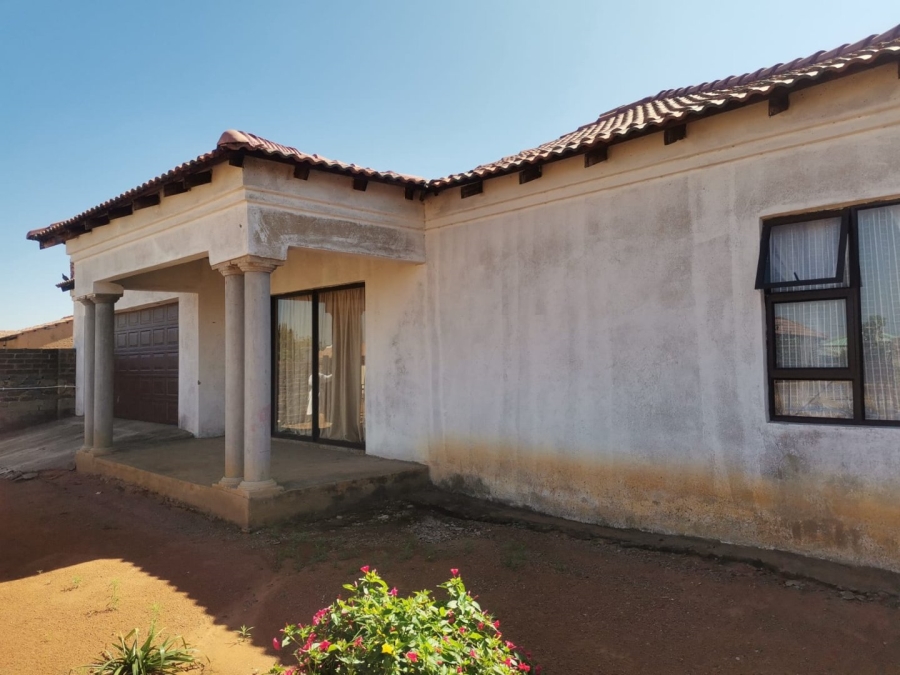 To Let 4 Bedroom Property for Rent in Soshanguve P Gauteng