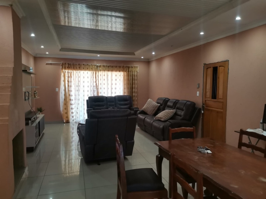 To Let 4 Bedroom Property for Rent in Soshanguve P Gauteng
