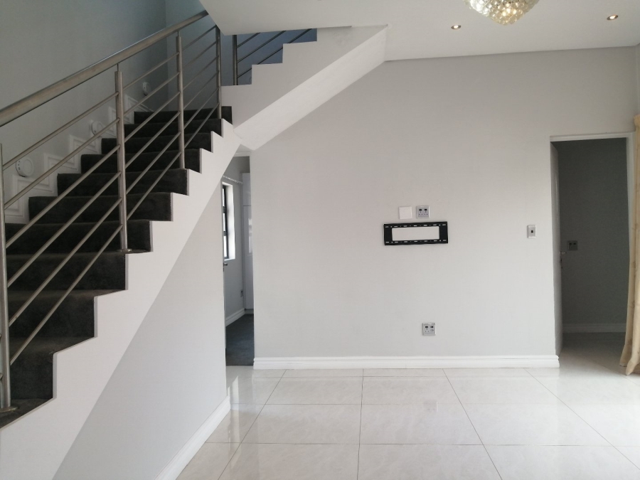 To Let 2 Bedroom Property for Rent in Waterfall Gauteng