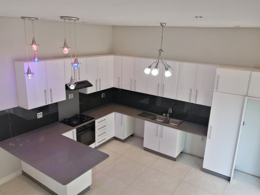 To Let 2 Bedroom Property for Rent in Waterfall Gauteng