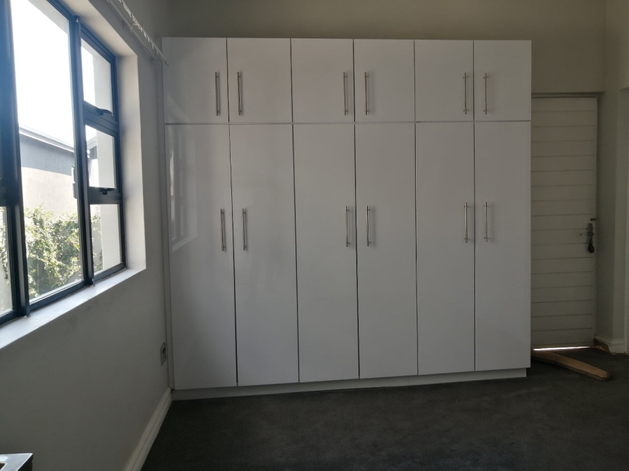 To Let 2 Bedroom Property for Rent in Waterfall Gauteng