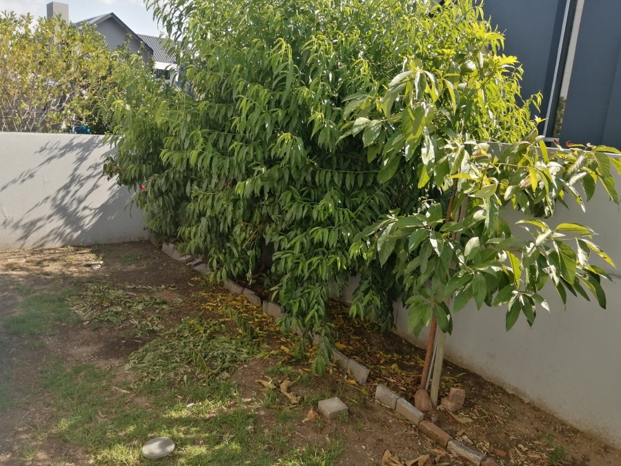 To Let 2 Bedroom Property for Rent in Waterfall Gauteng