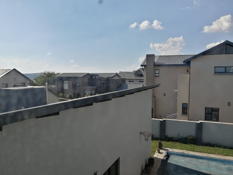 To Let 2 Bedroom Property for Rent in Waterfall Gauteng