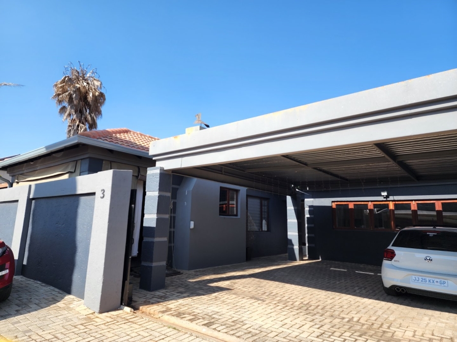 To Let 3 Bedroom Property for Rent in Witfield Gauteng