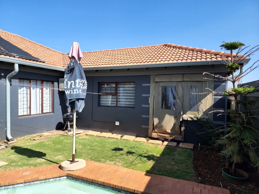 To Let 3 Bedroom Property for Rent in Witfield Gauteng
