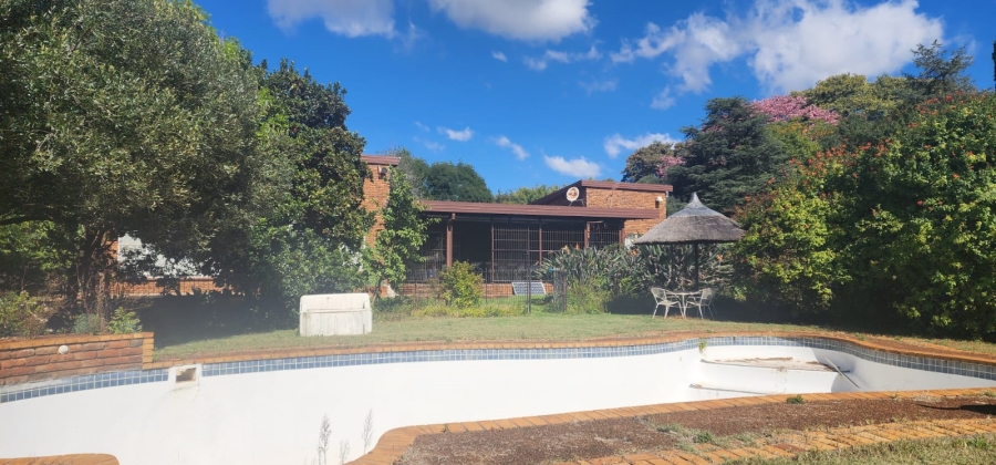 5 Bedroom Property for Sale in Monavoni A H Gauteng