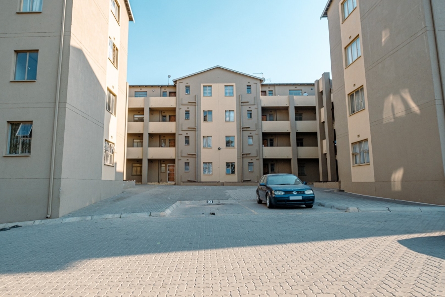 2 Bedroom Property for Sale in Fleurhof Gauteng