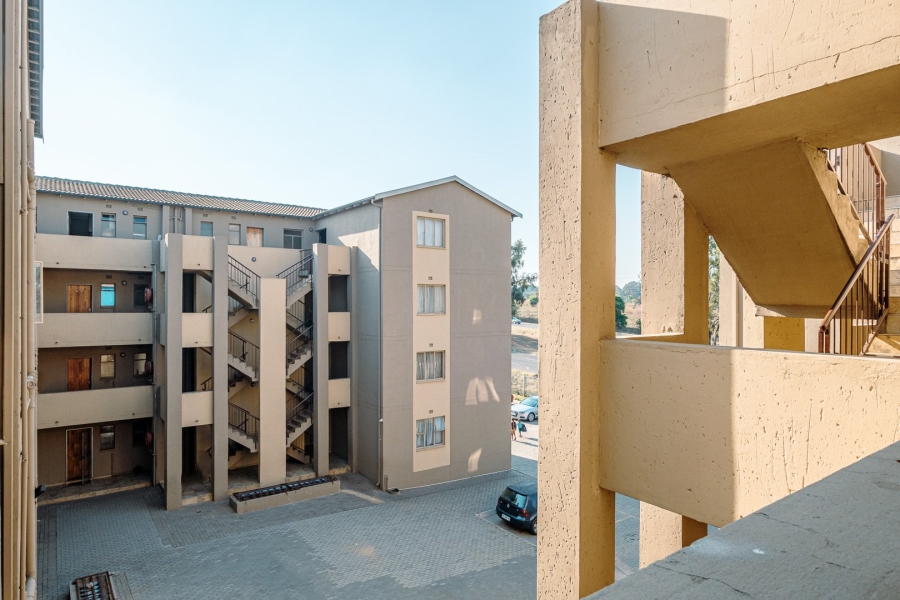 2 Bedroom Property for Sale in Fleurhof Gauteng