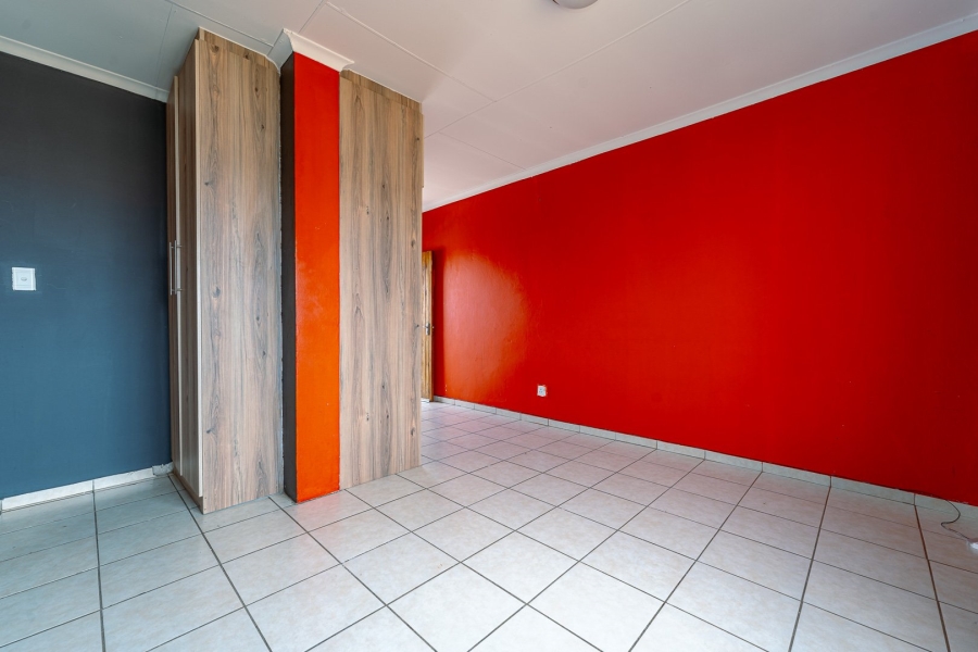 2 Bedroom Property for Sale in Fleurhof Gauteng