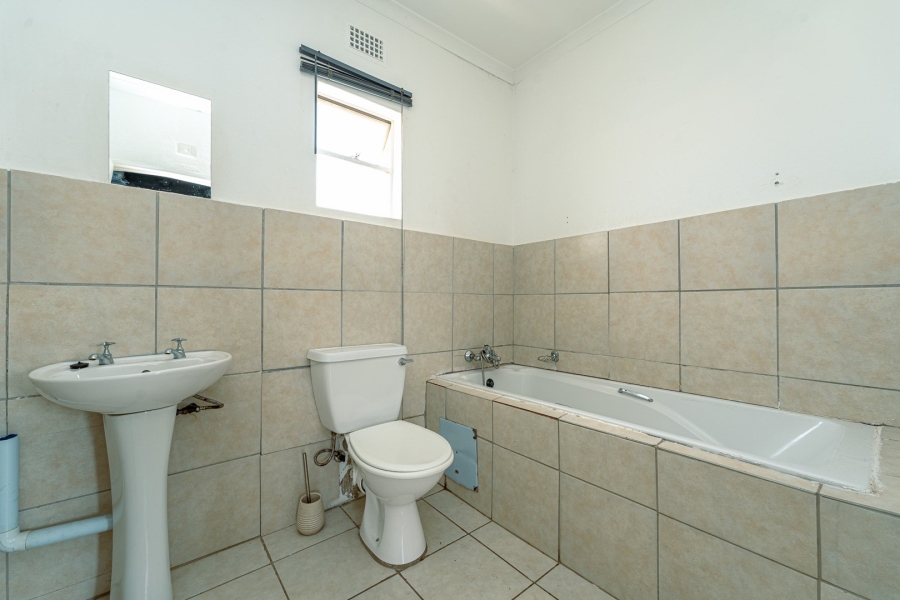 2 Bedroom Property for Sale in Fleurhof Gauteng